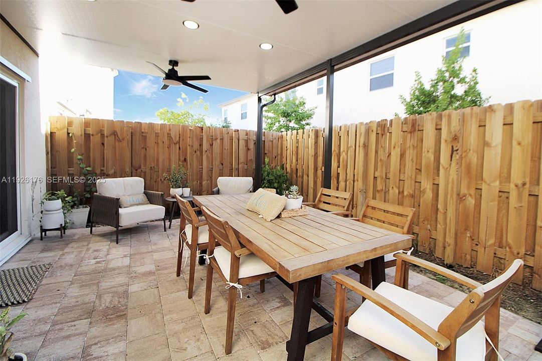 For Rent: $2,600 (3 beds, 2 baths, 1442 Square Feet)