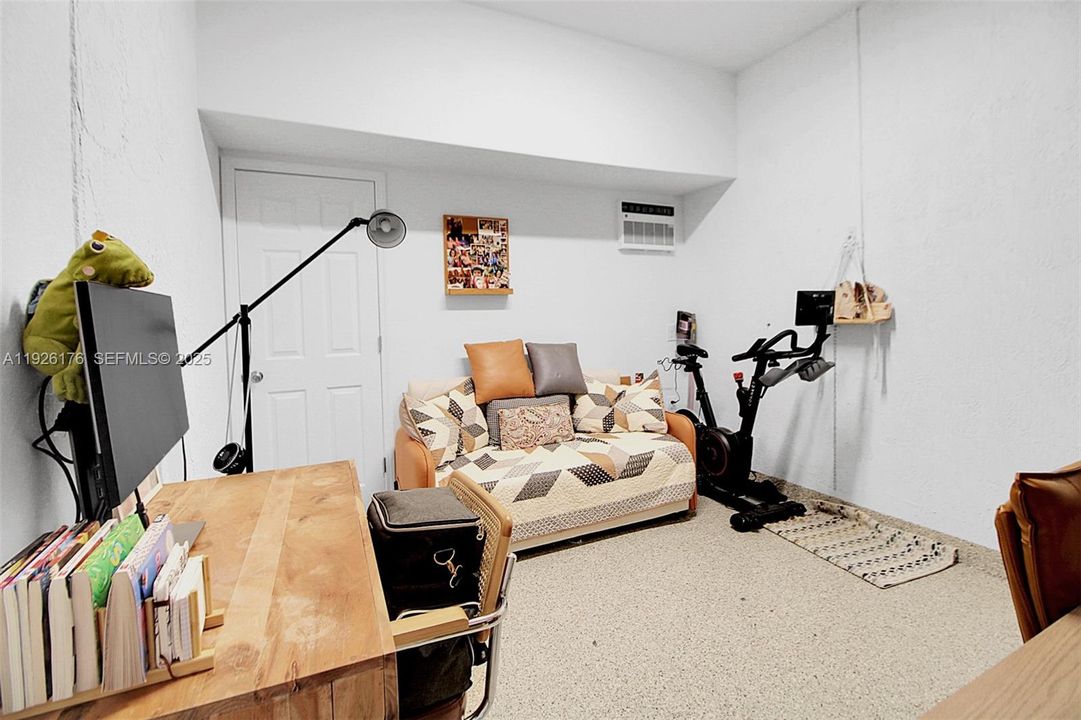 For Rent: $2,600 (3 beds, 2 baths, 1442 Square Feet)