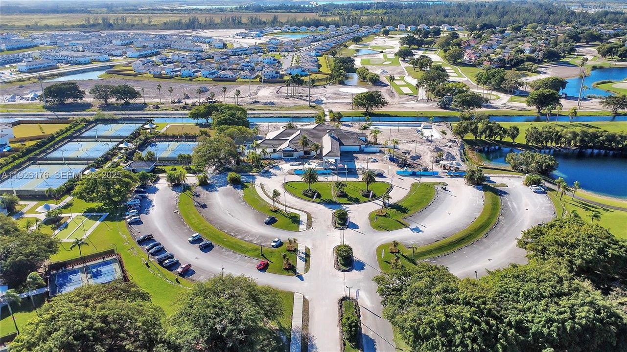 For Rent: $2,600 (3 beds, 2 baths, 1442 Square Feet)