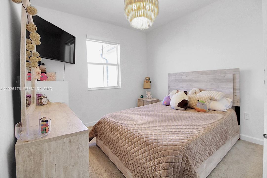 For Rent: $2,600 (3 beds, 2 baths, 1442 Square Feet)