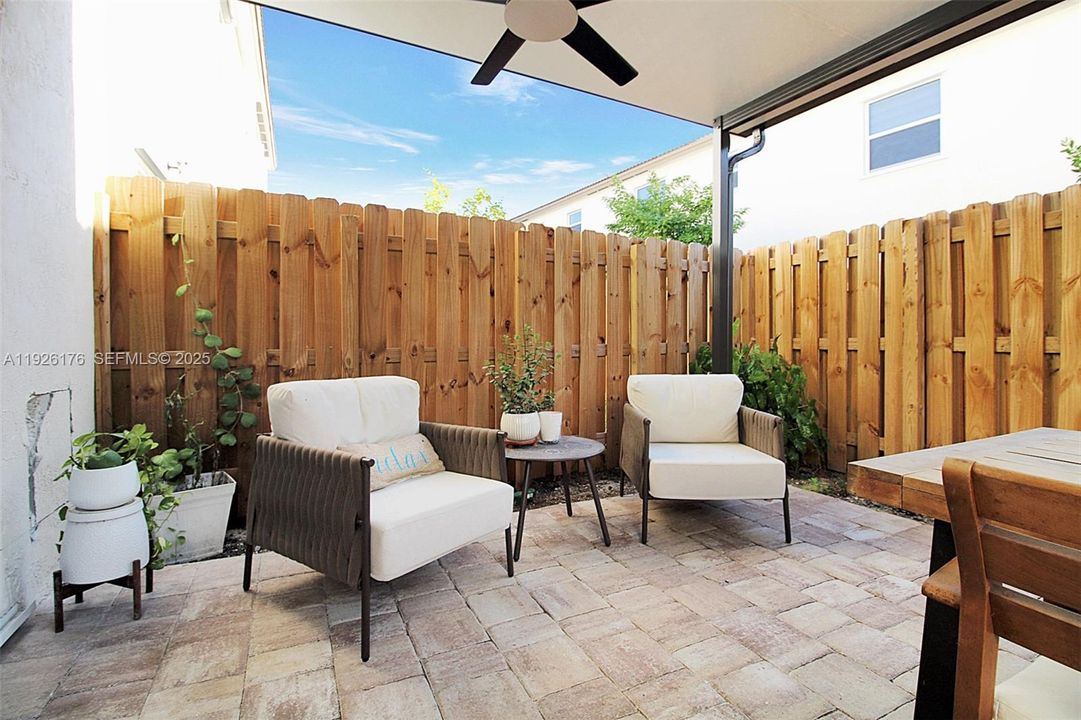 For Rent: $2,600 (3 beds, 2 baths, 1442 Square Feet)