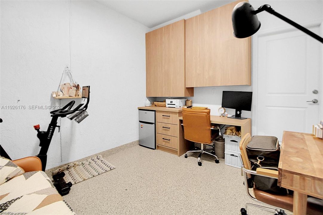 For Rent: $2,600 (3 beds, 2 baths, 1442 Square Feet)