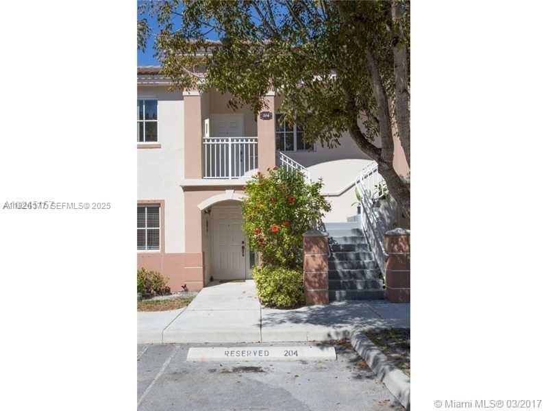 В аренду: $1,700 (2 спален, 2 ванн, 815 Квадратных фут)