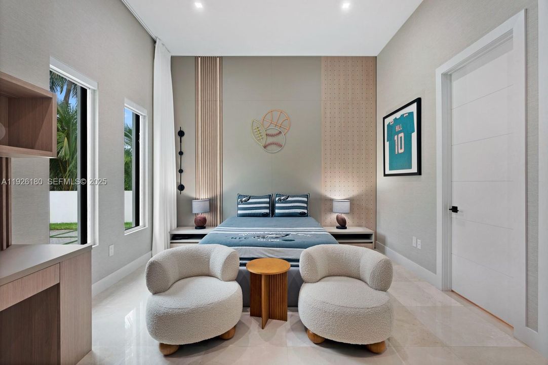 For Rent: $23,000 (6 beds, 5 baths, 4806 Square Feet)