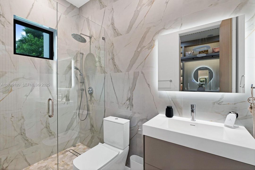 For Rent: $23,000 (6 beds, 5 baths, 4806 Square Feet)