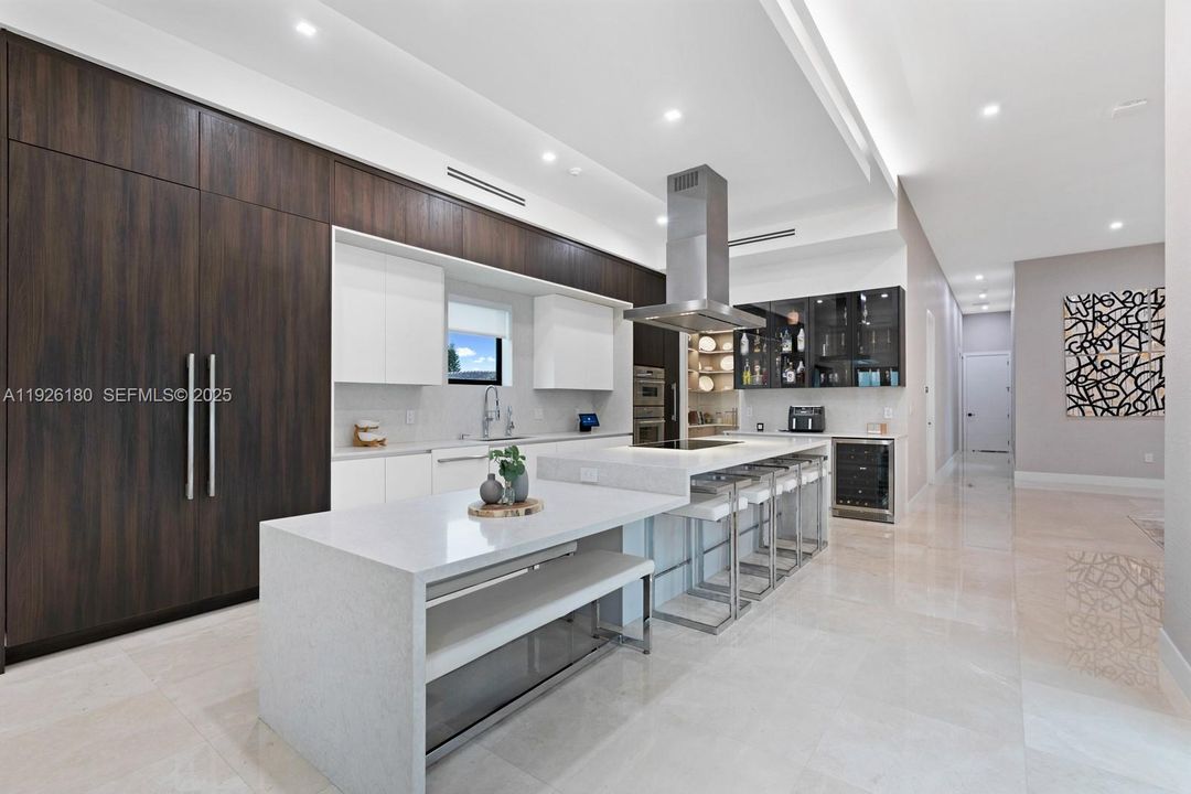 For Rent: $23,000 (6 beds, 5 baths, 4806 Square Feet)