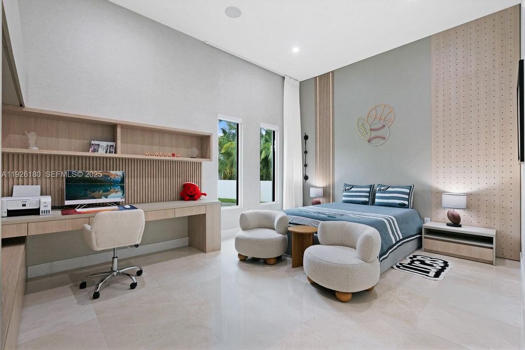 For Rent: $23,000 (6 beds, 5 baths, 4806 Square Feet)