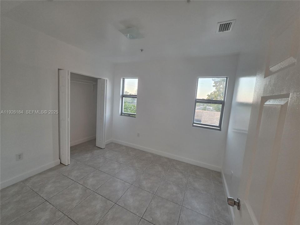 For Rent: $2,100 (2 beds, 1 baths, 11982 Square Feet)