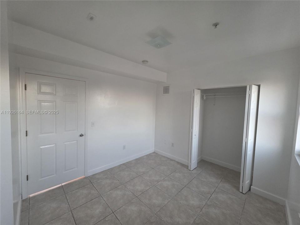 For Rent: $2,100 (2 beds, 1 baths, 11982 Square Feet)