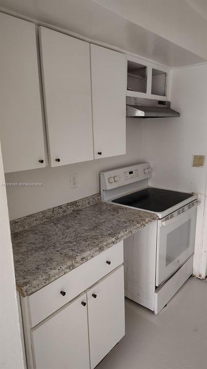 出租: $1,700 (2 贝兹, 1 浴室, 720 平方英尺)