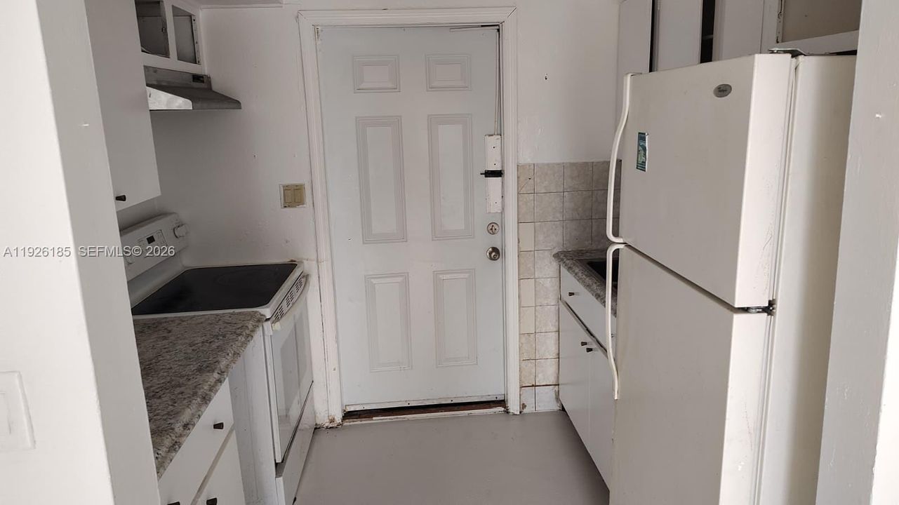 出租: $1,700 (2 贝兹, 1 浴室, 720 平方英尺)