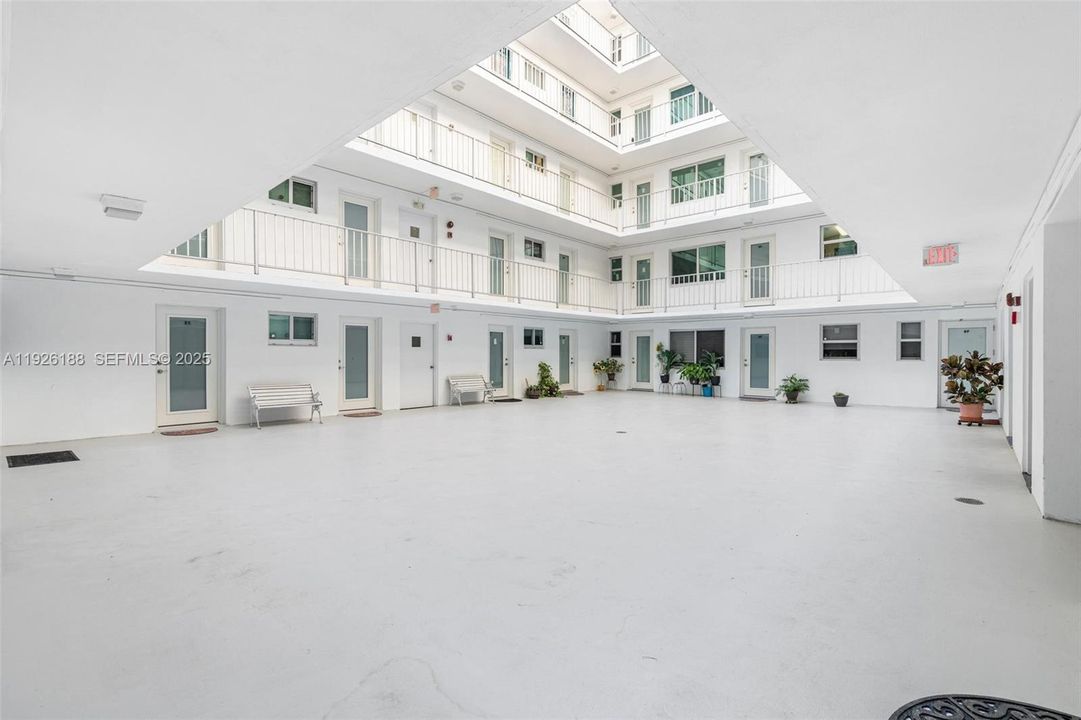 На продажу: $475,000 (2 спален, 1 ванн, 874 Квадратных фут)