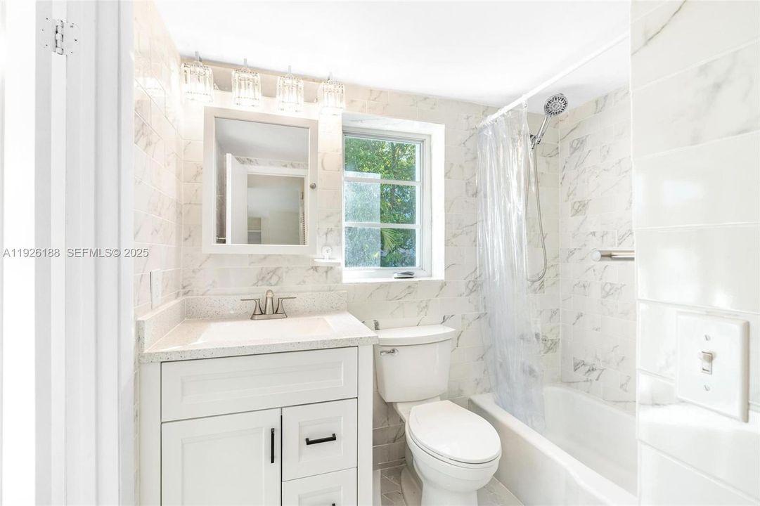 На продажу: $475,000 (2 спален, 1 ванн, 874 Квадратных фут)