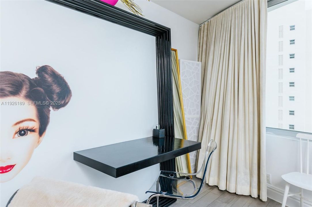 For Rent: $4,100 (1 beds, 1 baths, 741 Square Feet)