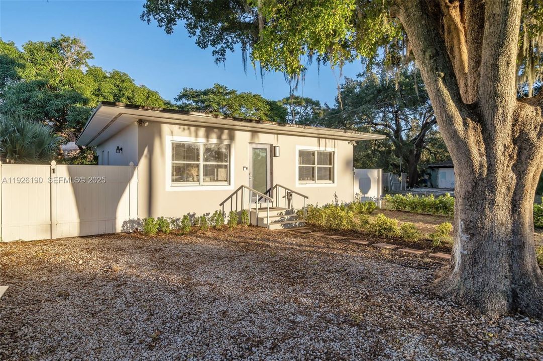 На продажу: $470,000 (3 спален, 2 ванн, 1258 Квадратных фут)