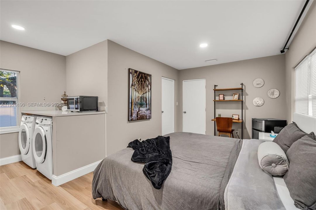 На продажу: $470,000 (3 спален, 2 ванн, 1258 Квадратных фут)