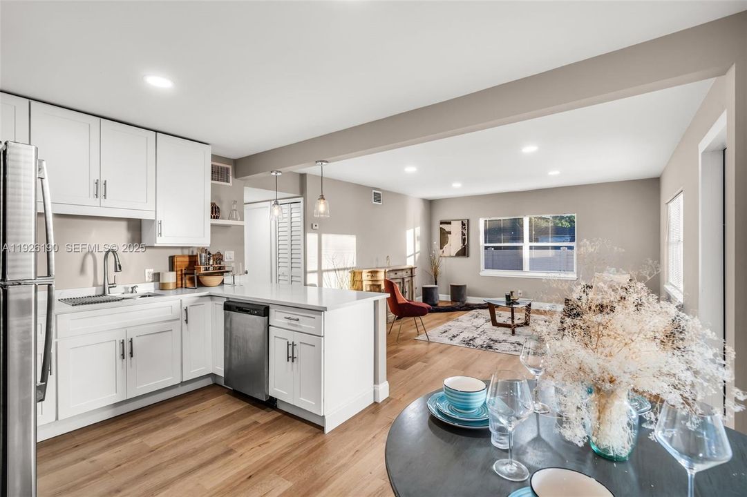 На продажу: $470,000 (3 спален, 2 ванн, 1258 Квадратных фут)