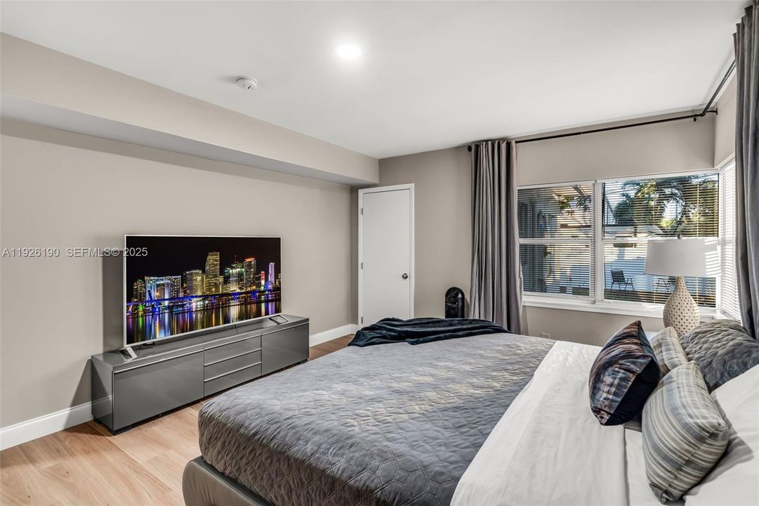 На продажу: $470,000 (3 спален, 2 ванн, 1258 Квадратных фут)