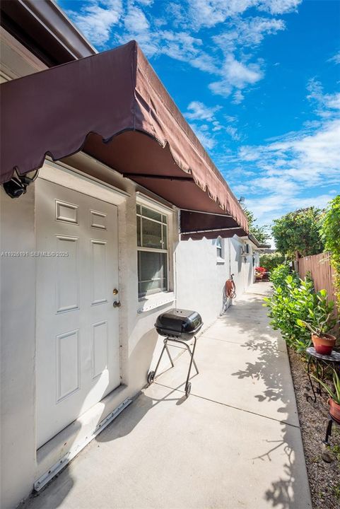 En Venta: $719,000 (4 camas, 2 baños, 1711 Pies cuadrados)