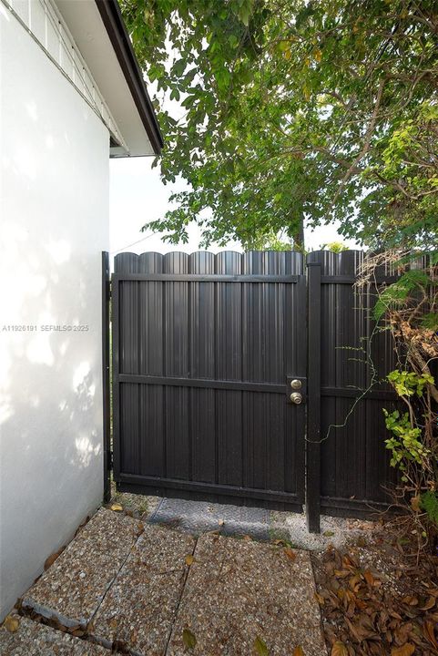 En Venta: $719,000 (4 camas, 2 baños, 1711 Pies cuadrados)