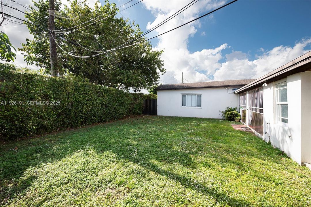 En Venta: $719,000 (4 camas, 2 baños, 1711 Pies cuadrados)