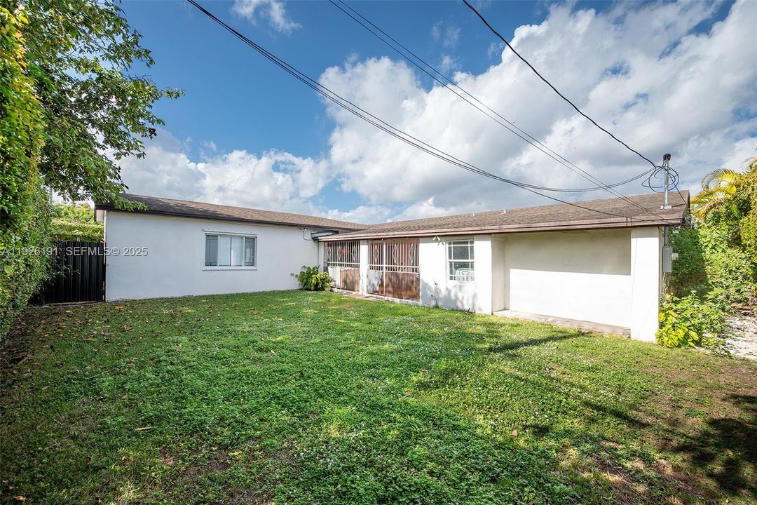 En Venta: $719,000 (4 camas, 2 baños, 1711 Pies cuadrados)