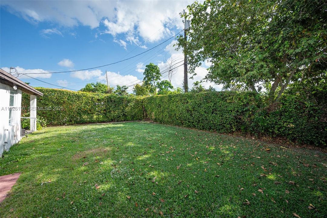 En Venta: $719,000 (4 camas, 2 baños, 1711 Pies cuadrados)