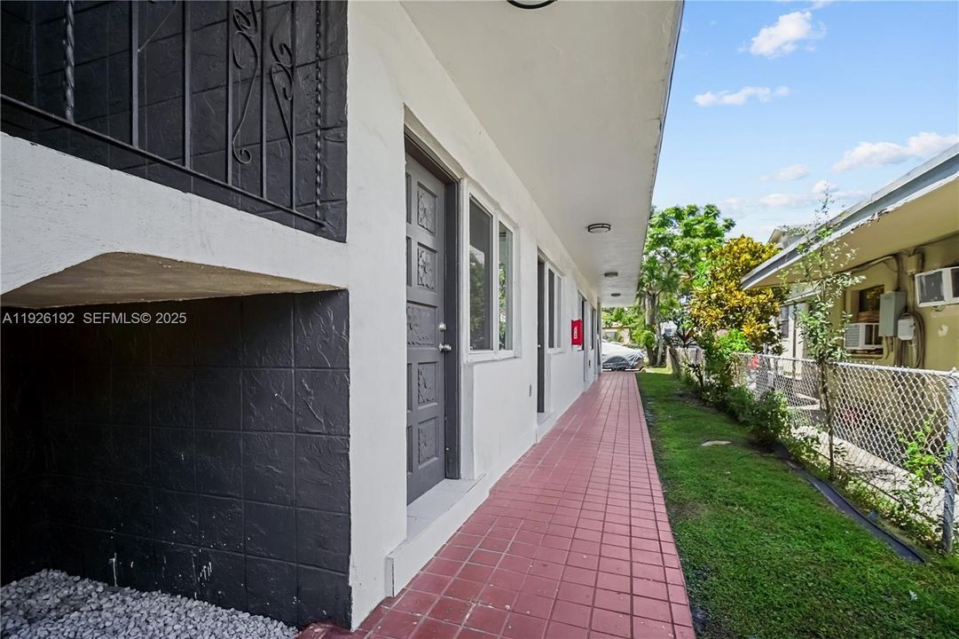 出租: $3,160 (3 贝兹, 2 浴室, 5148 平方英尺)