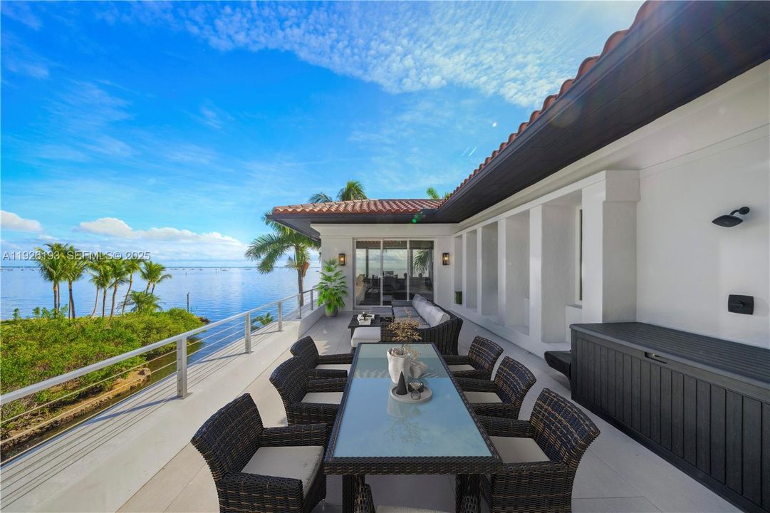 For Sale: $16,850,000 (5 beds, 6 baths, 7642 Square Feet)