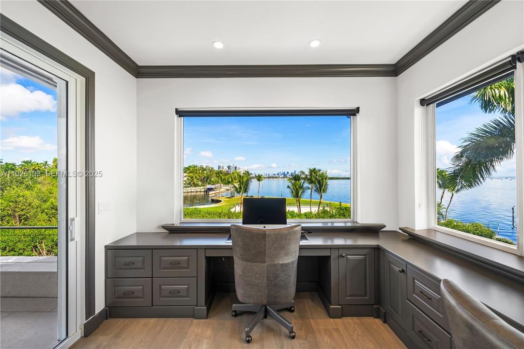 For Sale: $16,850,000 (5 beds, 6 baths, 7642 Square Feet)