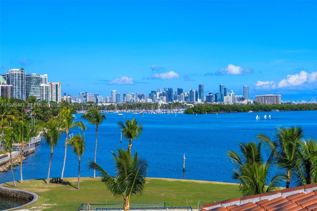 For Sale: $16,850,000 (5 beds, 6 baths, 7642 Square Feet)