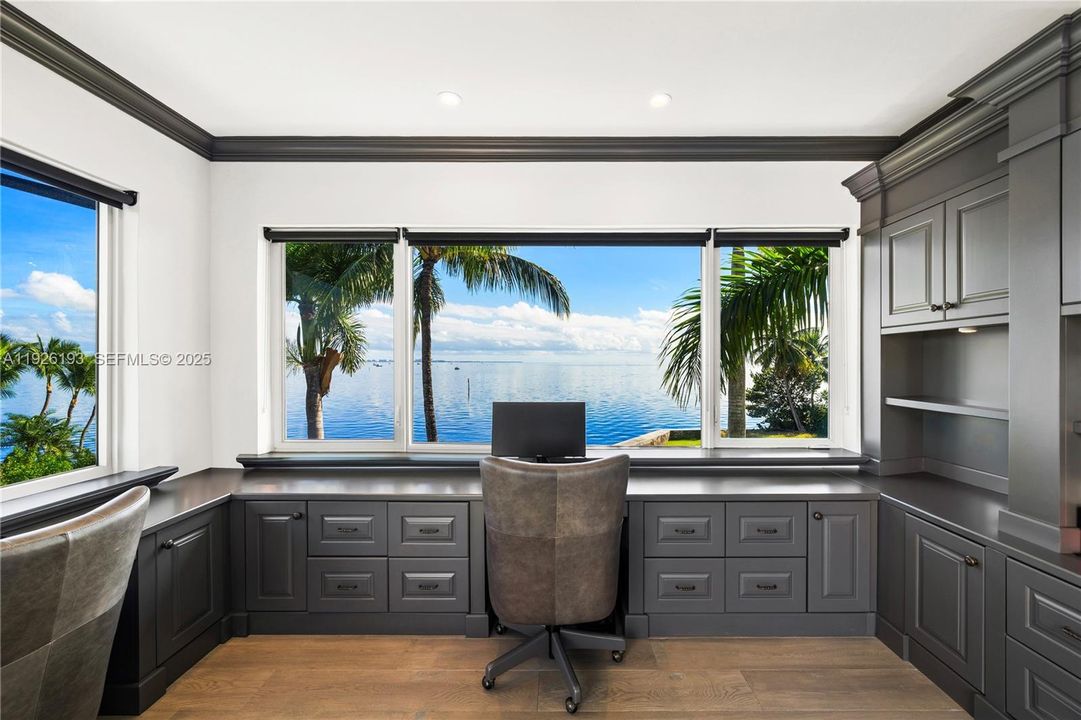 For Sale: $16,850,000 (5 beds, 6 baths, 7642 Square Feet)