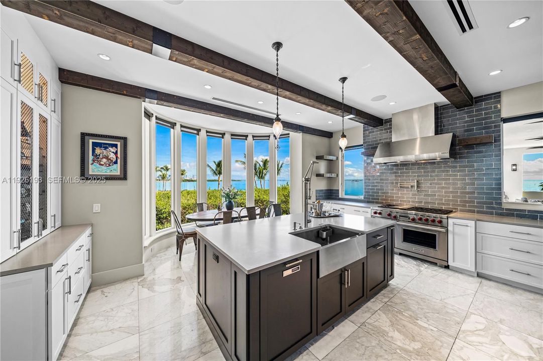 For Sale: $16,850,000 (5 beds, 6 baths, 7642 Square Feet)