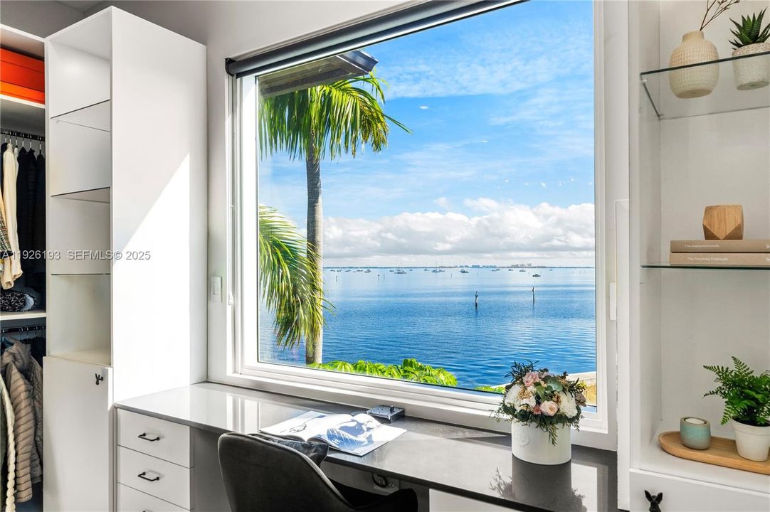 For Sale: $16,850,000 (5 beds, 6 baths, 7642 Square Feet)