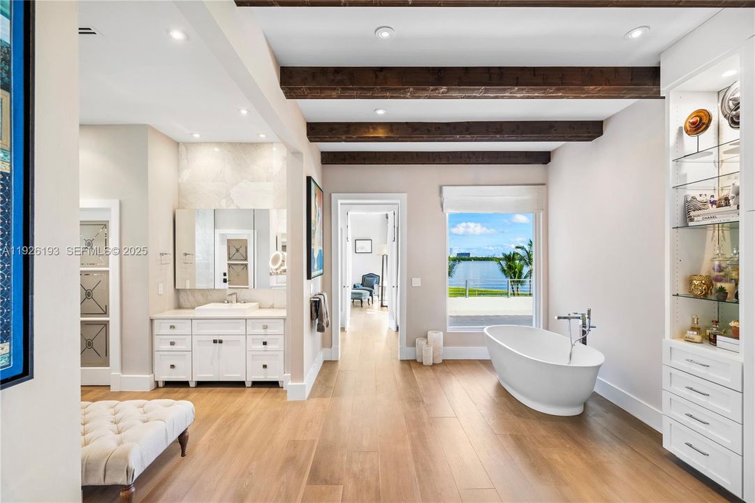 For Sale: $16,850,000 (5 beds, 6 baths, 7642 Square Feet)