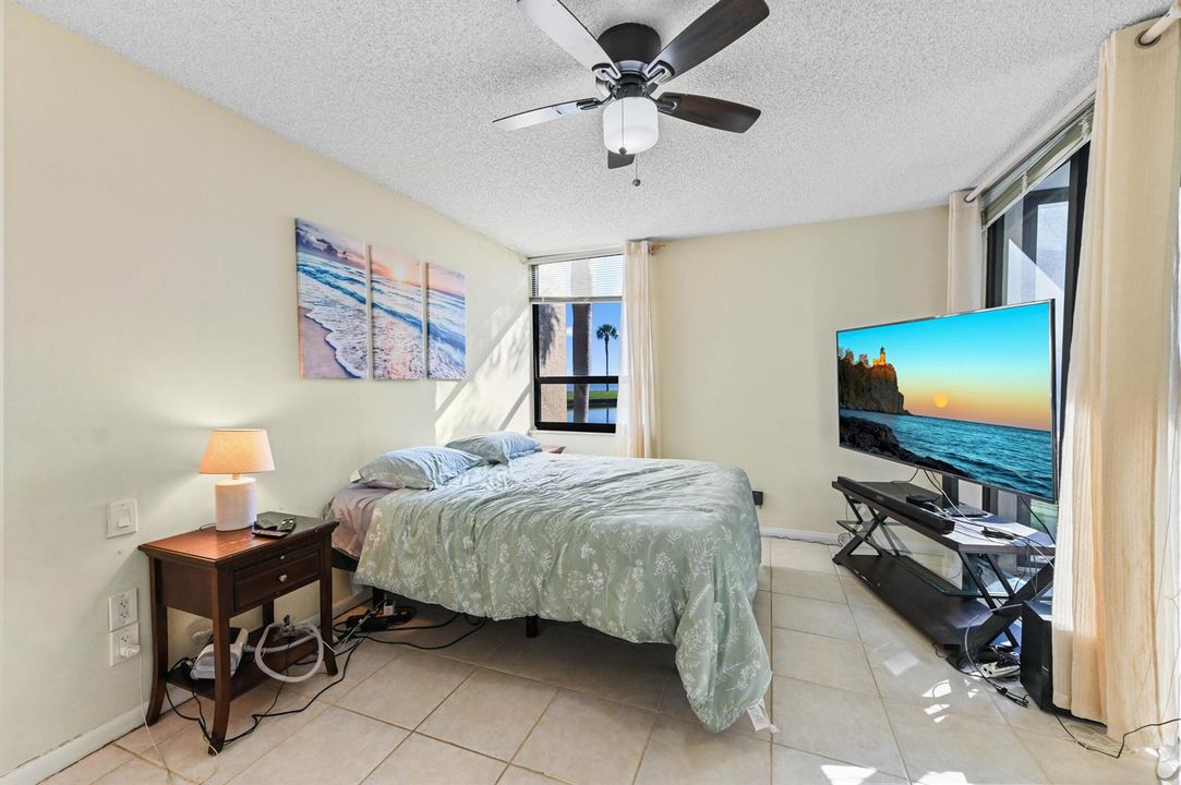 20 Bedroom 01
