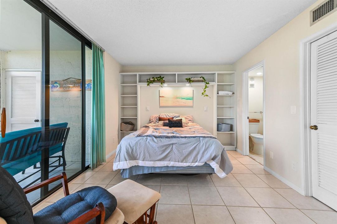 15 Bedroom 01