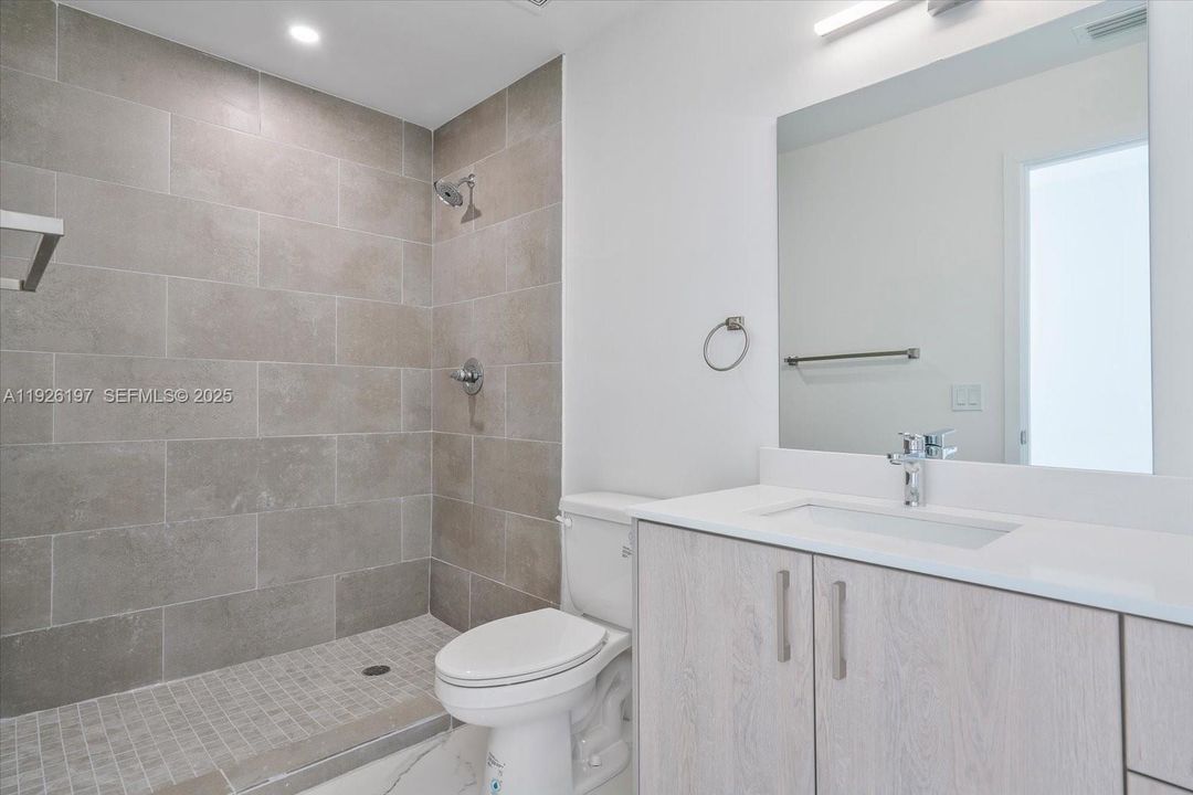 For Rent: $2,690 (2 beds, 2 baths, 867 Square Feet)