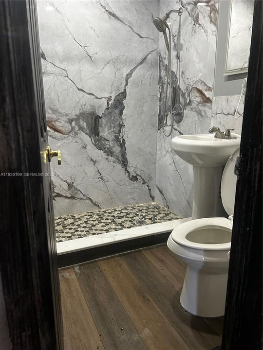 В аренду: $2,300 (2 спален, 2 ванн, 910 Квадратных фут)