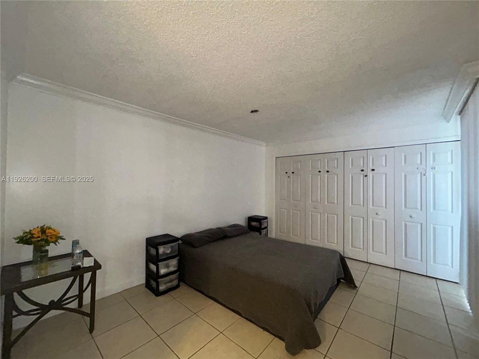 For Sale: $160,000 (2 beds, 2 baths, 800 Square Feet)