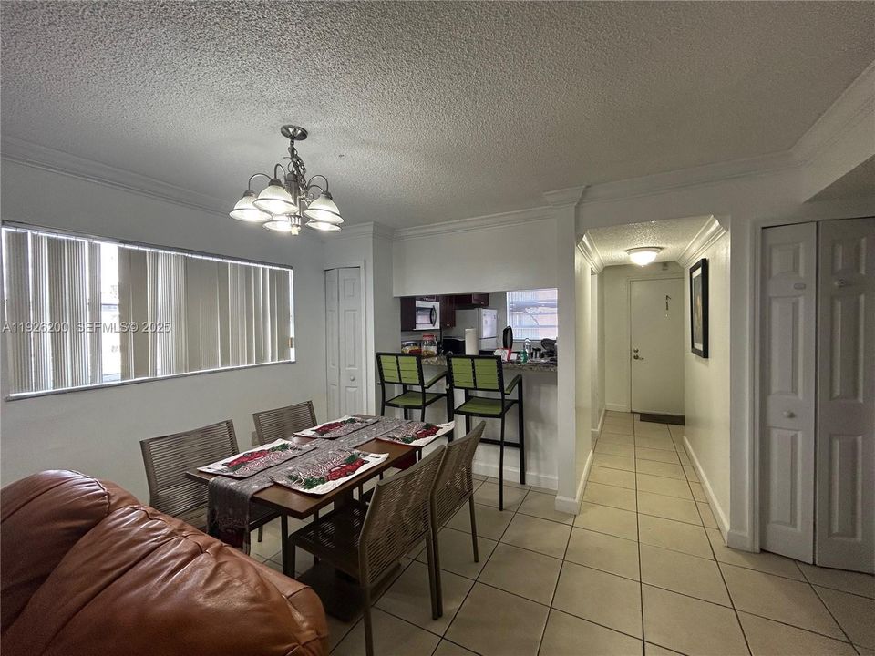 For Sale: $160,000 (2 beds, 2 baths, 800 Square Feet)