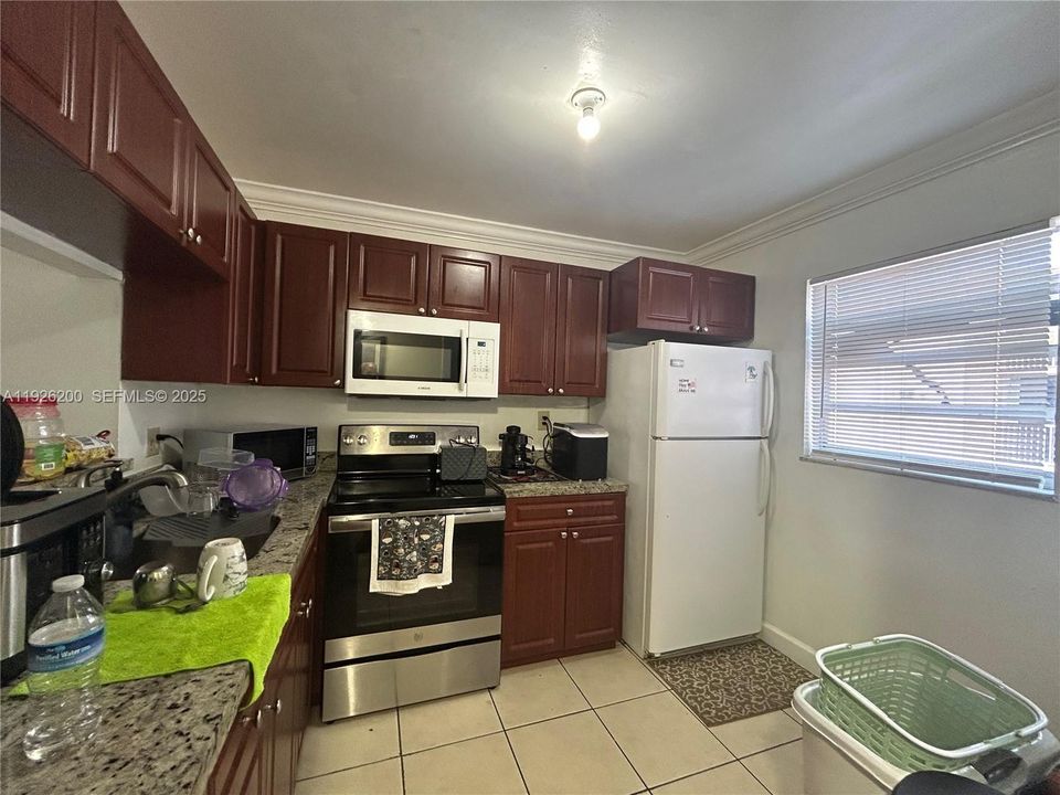 For Sale: $160,000 (2 beds, 2 baths, 800 Square Feet)