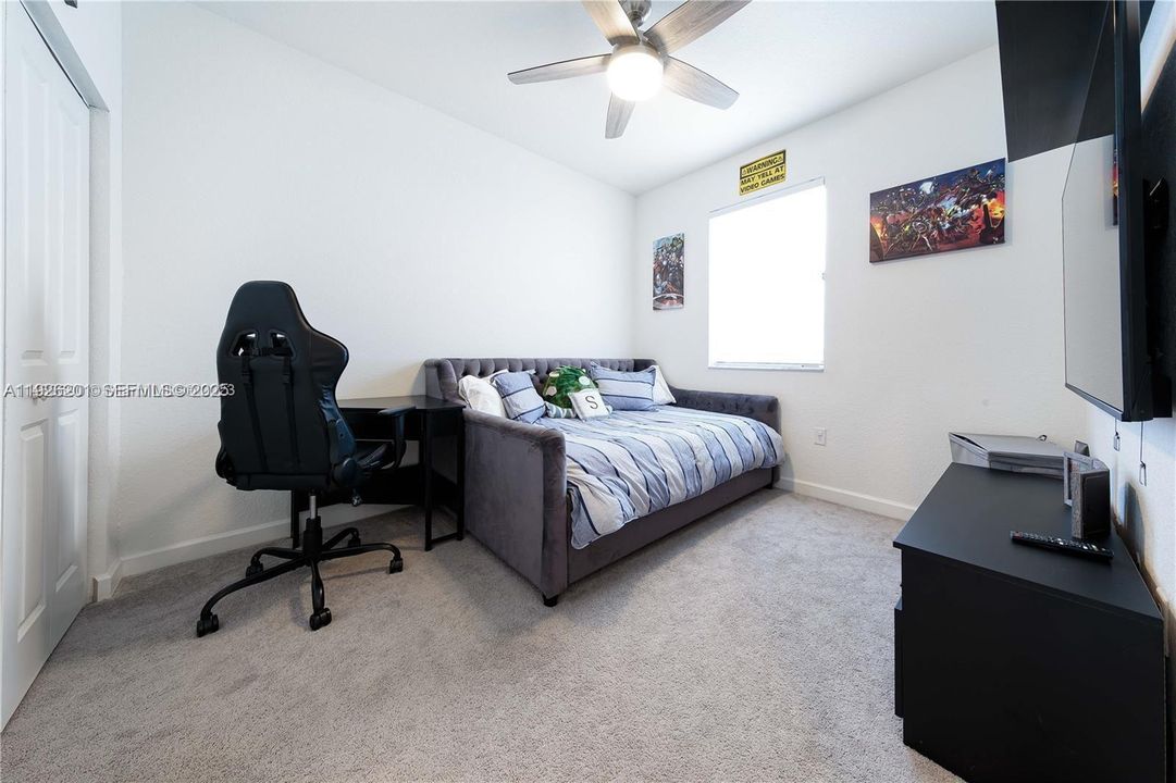 出租: $3,400 (3 贝兹, 2 浴室, 1827 平方英尺)