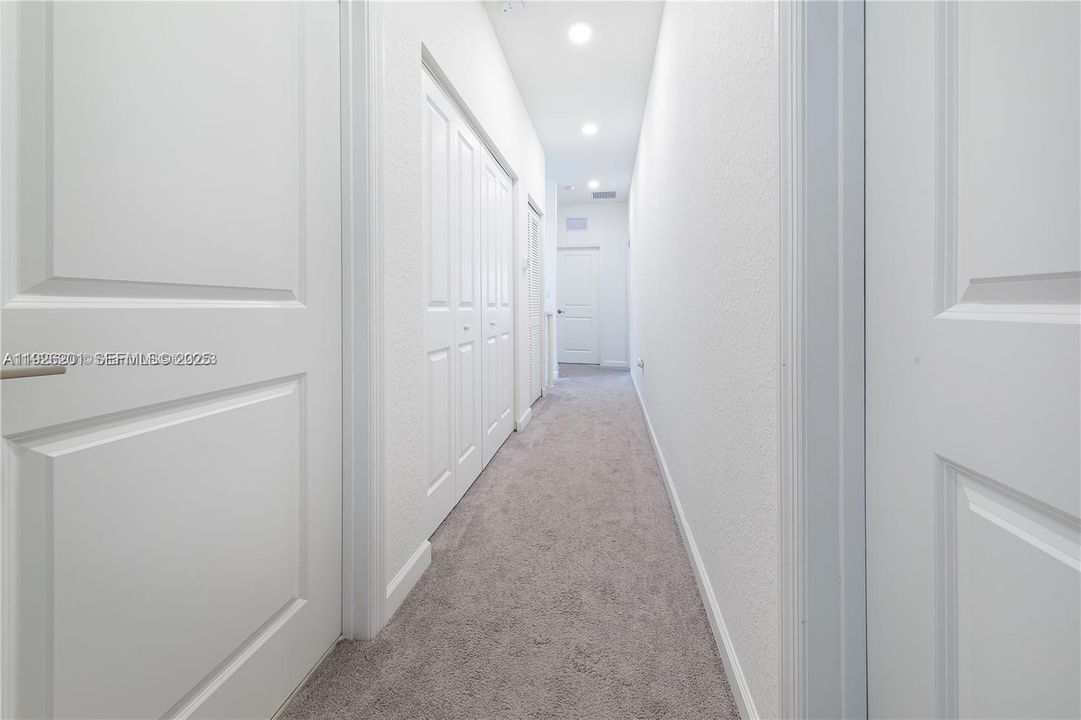 出租: $3,400 (3 贝兹, 2 浴室, 1827 平方英尺)