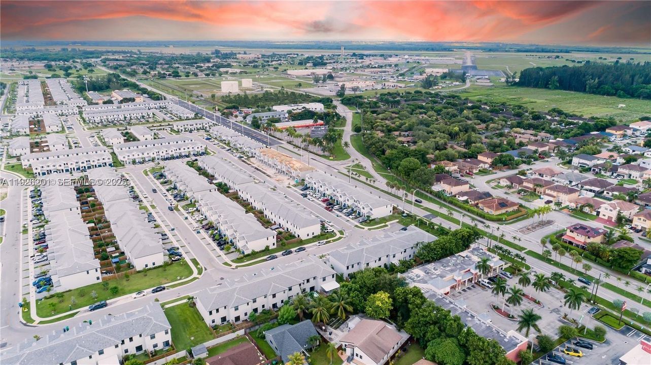 出租: $3,400 (3 贝兹, 2 浴室, 1827 平方英尺)