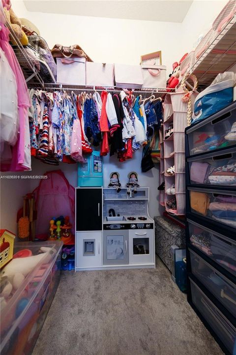 出租: $3,400 (3 贝兹, 2 浴室, 1827 平方英尺)