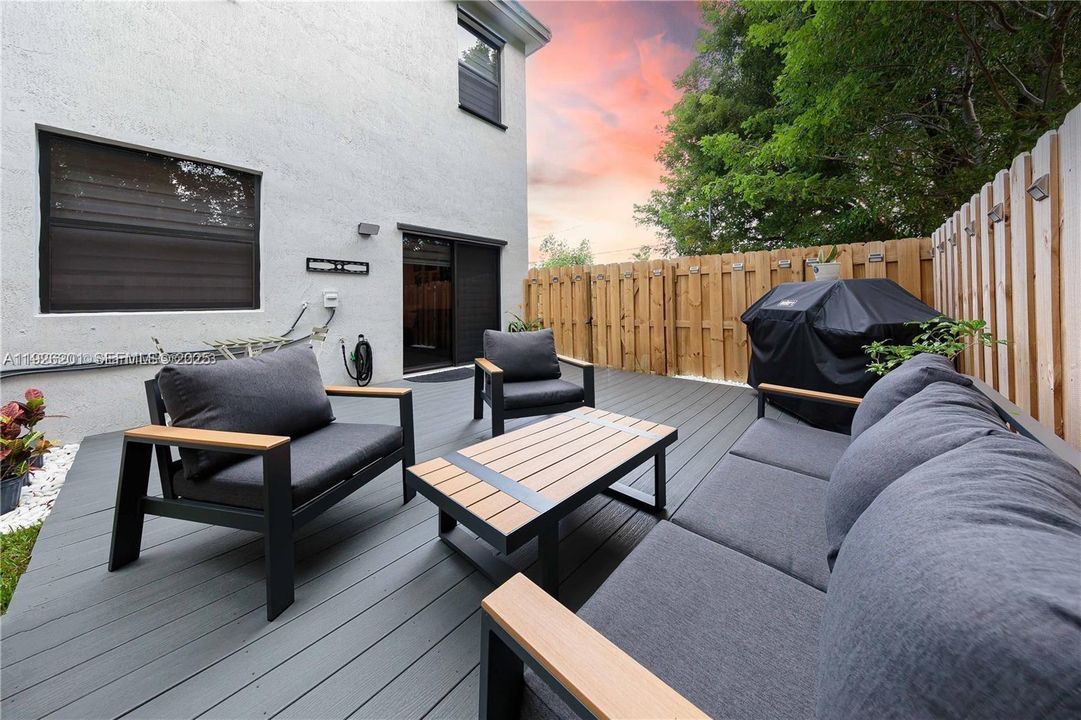 出租: $3,400 (3 贝兹, 2 浴室, 1827 平方英尺)