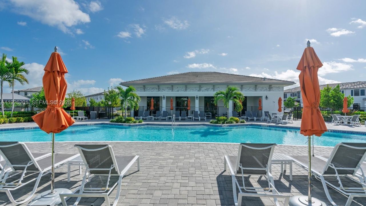 В аренду: $3,400 (3 спален, 2 ванн, 1827 Квадратных фут)