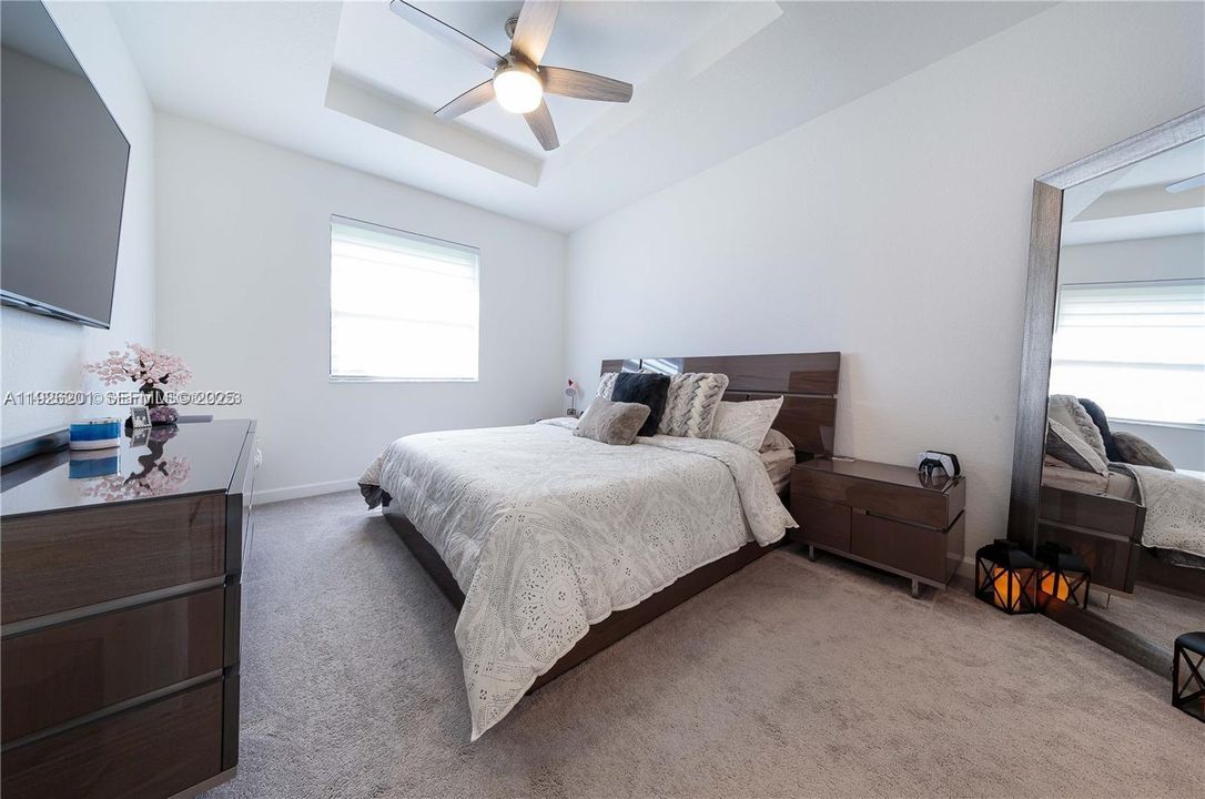 出租: $3,400 (3 贝兹, 2 浴室, 1827 平方英尺)