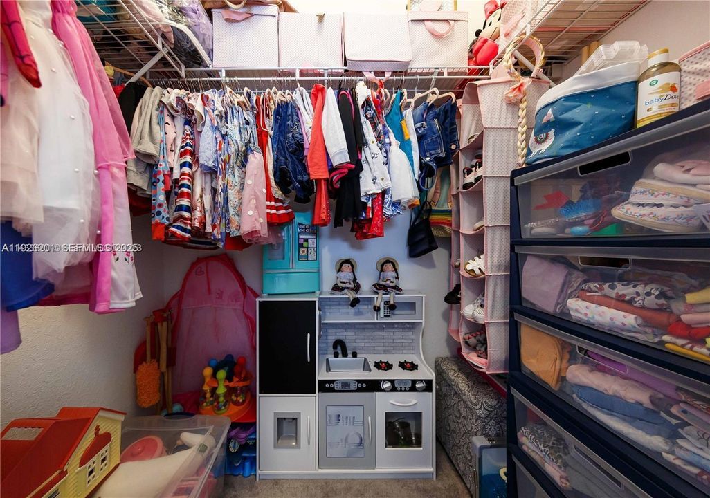 出租: $3,400 (3 贝兹, 2 浴室, 1827 平方英尺)